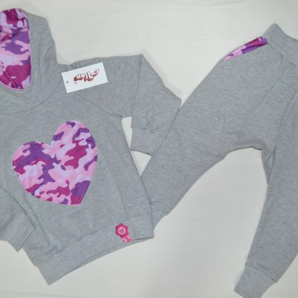 Спортивний костюм сірий з рожевим Сердечком