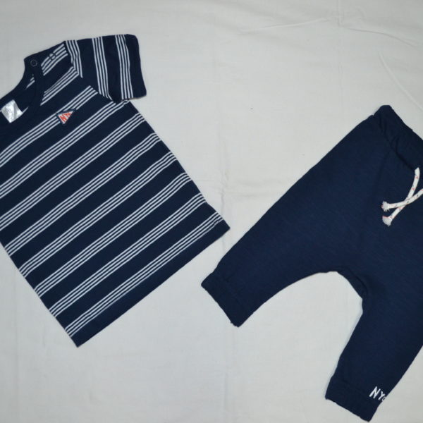 Костюмчик в полоску